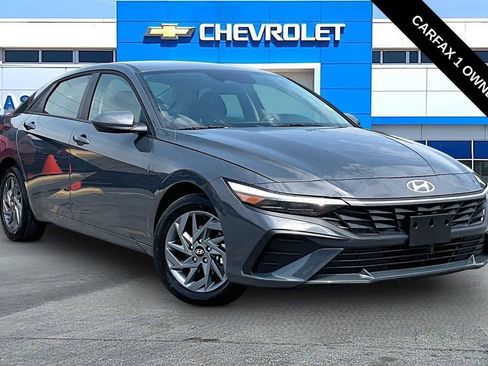 Used 2026 Hyundai Elantra Hybrid FWD image 1