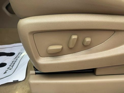Used 2015 Chevrolet Suburban LT RWD image 11