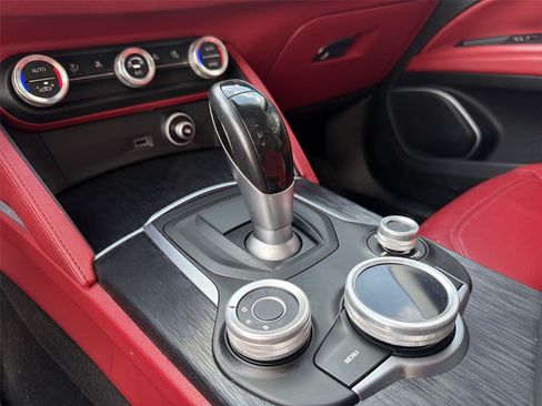 Used 2019 Alfa Romeo Stelvio w/ Nero Edizione RWD image 19