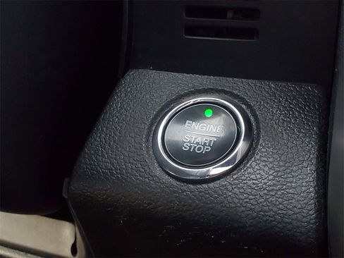 Used 2020 Ford F150 Platinum w/ Equipment Group 701A Luxury image 21