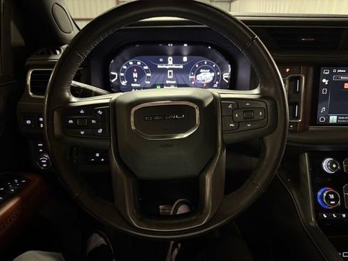 Used 2023 GMC Yukon Denali Ultimate AWD/4WD image 15