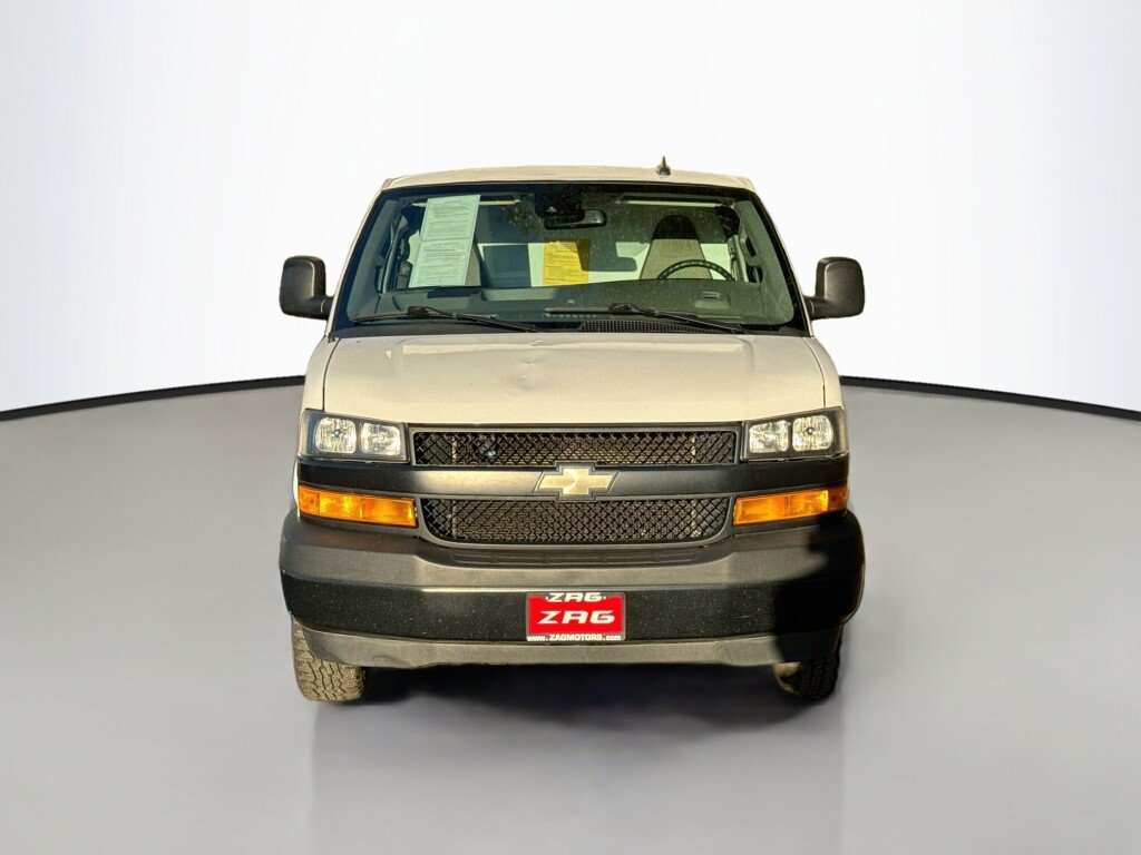 Used 2021 Chevrolet Express 3500 RWD image 1
