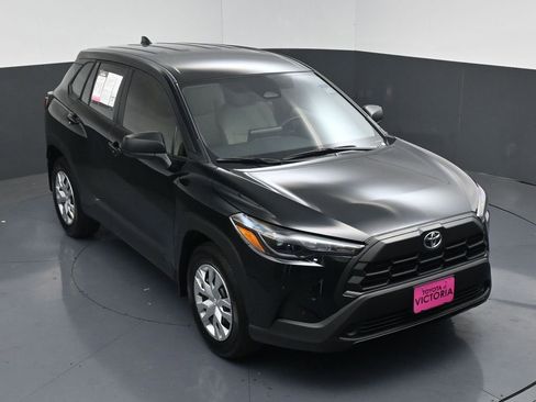 Used 2026 Toyota Corolla Cross L image 12