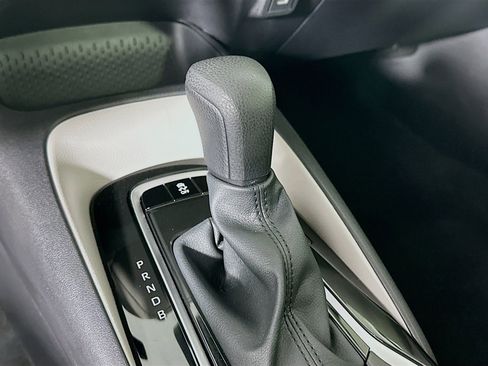 Used 2025 Toyota Corolla LE image 24