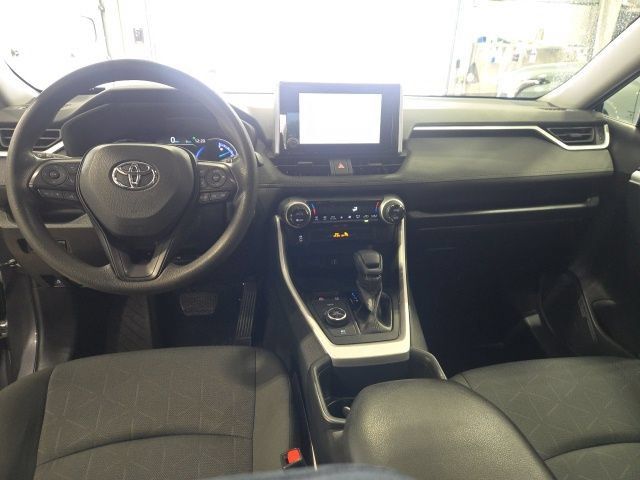 Used 2025 Toyota RAV4 XLE AWD/4WD image 12