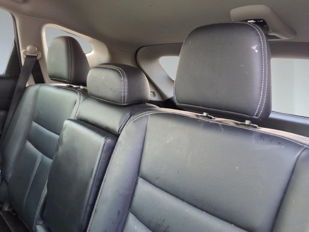 Used 2023 Nissan Murano SV w/ SV Midnight Edition Package FWD image 12