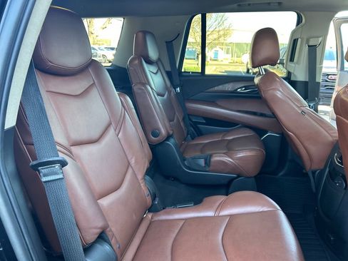 Used 2019 Cadillac Escalade Luxury image 31