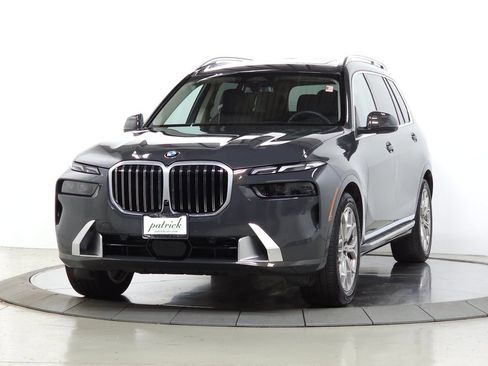 Used 2026 BMW X7 xDrive40i w/ Premium Package AWD/4WD image 3