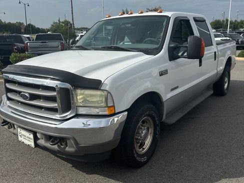 Used 2004 Ford F250 Lariat RWD image 3