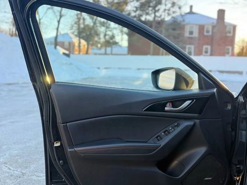 Used 2015 MAZDA MAZDA3 i Grand Touring image 24