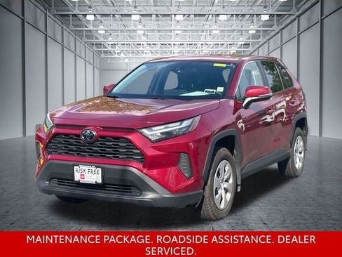 Used 2025 Toyota RAV4 LE AWD/4WD image 4
