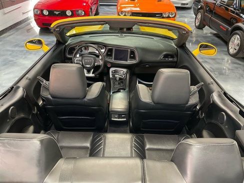 Used 2017 Dodge Challenger SRT w/ Technology Group image 24