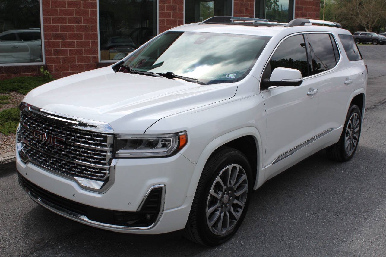 Used 2022 GMC Acadia Denali w/ Denali Ultimate Package AWD/4WD image 2