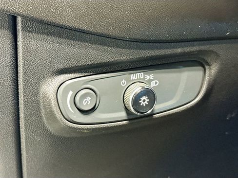 Used 2023 Chevrolet Equinox LT w/ Driver Convenience Package image 26