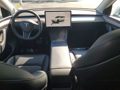 Used 2024 Tesla Model Y Long Range image 14