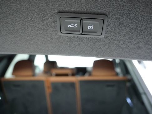 Used 2025 Audi Q5 2.0T Premium w/ Convenience Plus Package image 28