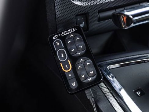 Used 2013 Dodge Challenger R/T Plus image 22