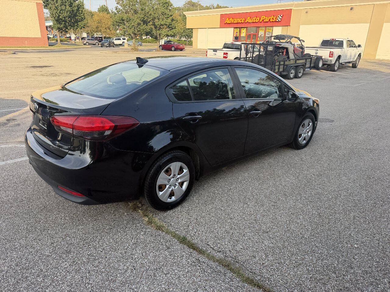 Used 2017 Kia Forte LX FWD image 4