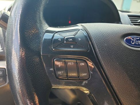 Certified 2018 Ford Explorer XLT image 17