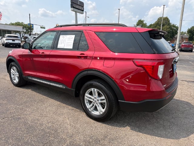 Used 2023 Ford Explorer XLT w/ Equipment Group 202A AWD/4WD image 3