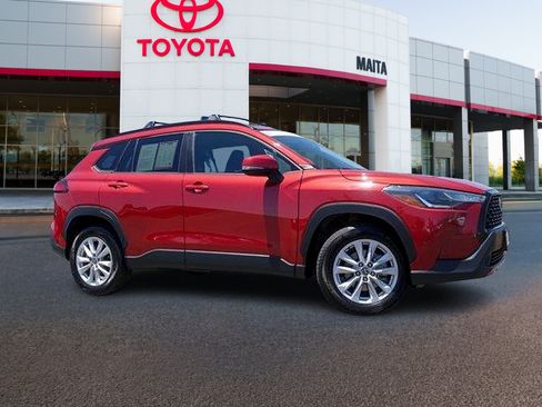 Certified 2022 Toyota Corolla Cross LE AWD/4WD image 4
