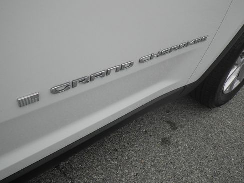 Used 2021 Jeep Grand Cherokee L Limited image 10