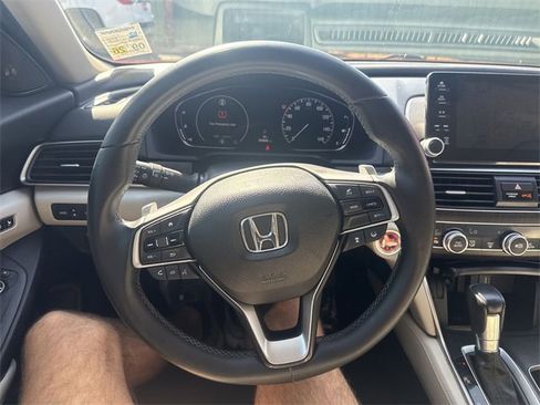 Used 2018 Honda Accord Touring image 14