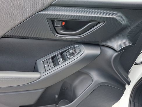 Used 2025 Subaru Crosstrek 2.0i Premium image 12