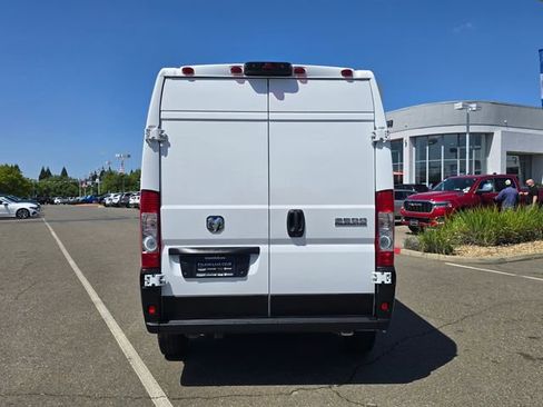 Used 2023 RAM ProMaster 2500 FWD image 5