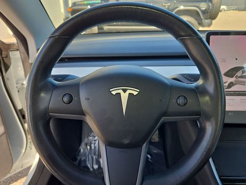 Used 2018 Tesla Model 3 Mid Range image 21