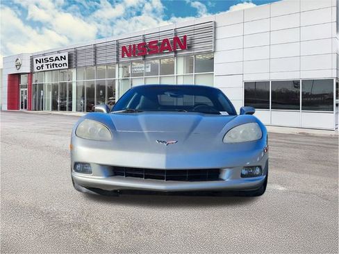 Used 2005 Chevrolet Corvette Coupe w/ Preferred Equipment Group image 2
