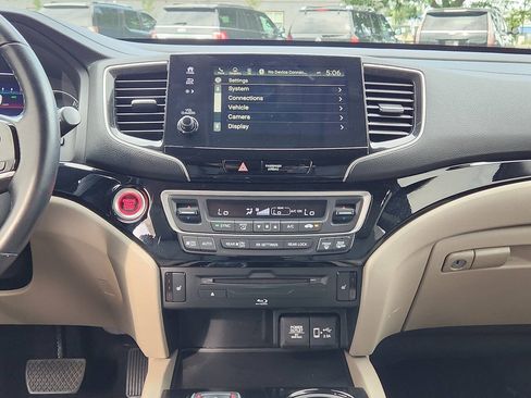 Used 2021 Honda Pilot Touring image 21
