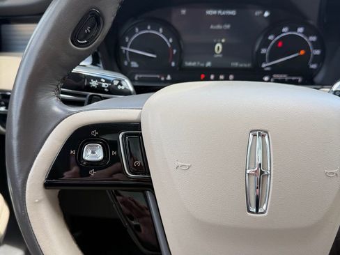 Used 2022 Lincoln Corsair AWD w/ Premium Package image 15