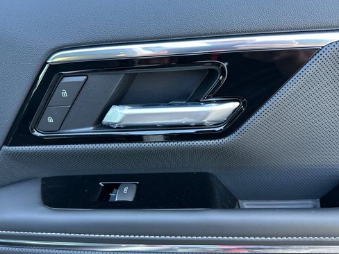 New 2025 GMC Sierra EV Denali image 18