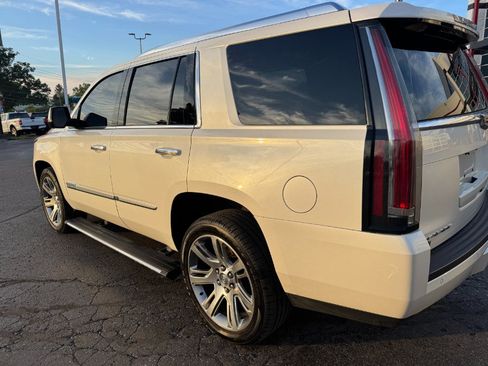 Used 2015 Cadillac Escalade Premium AWD/4WD image 10