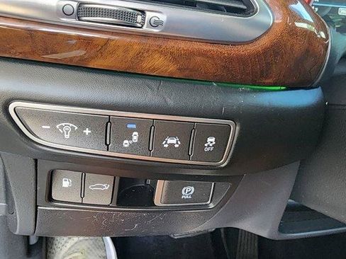 Used 2018 Genesis G90 5.0 Ultimate RWD image 35