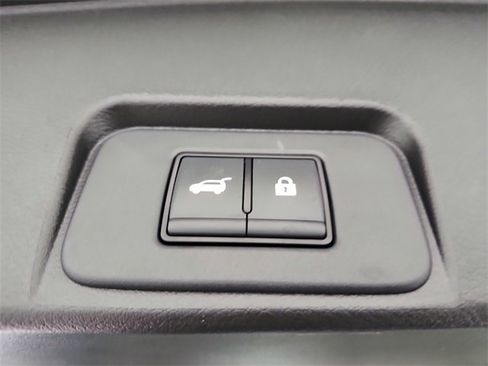 Used 2024 Nissan Rogue SV w/ SV Premium Package image 46