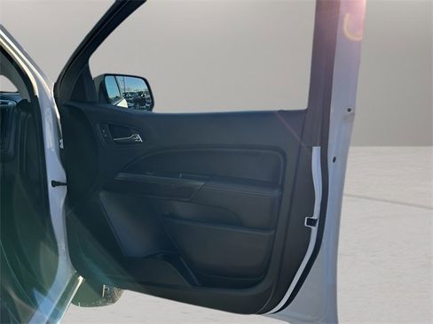 Used 2018 GMC Canyon SLT w/ Driver Alert Package image 39