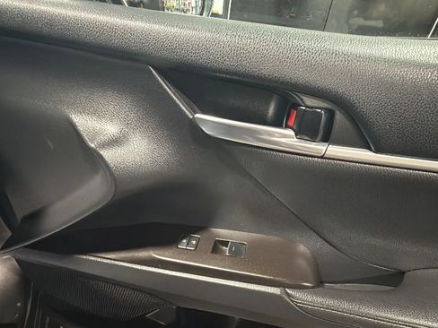 Used 2022 Toyota Camry XSE FWD image 15