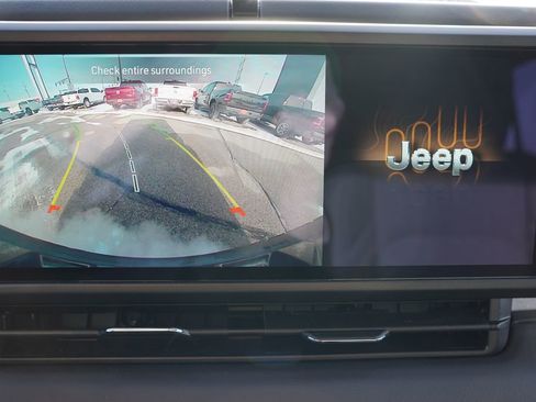 Certified 2025 Jeep Wrangler Unlimited Sahara w/ Safety Group image 31