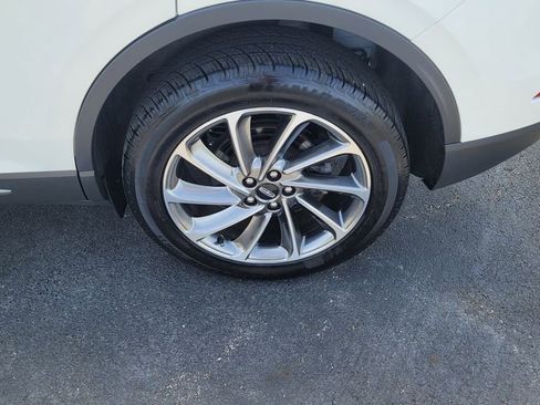 Used 2023 Lincoln Corsair AWD w/ Equipment Group 101A image 8