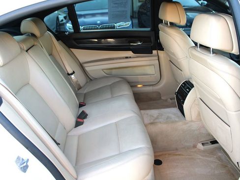 Used 2015 BMW 750Li image 17