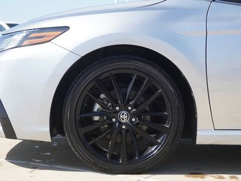Used 2024 Toyota Camry XSE FWD image 5