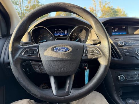 Used 2018 Ford Focus SE image 12