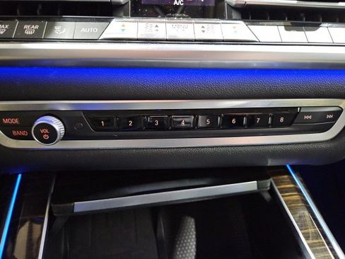 Used 2020 BMW X7 xDrive40i w/ Cold Weather Package image 32