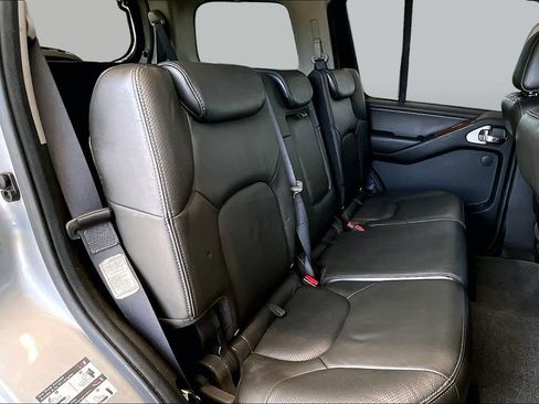 Used 2005 Nissan Pathfinder LE RWD image 21
