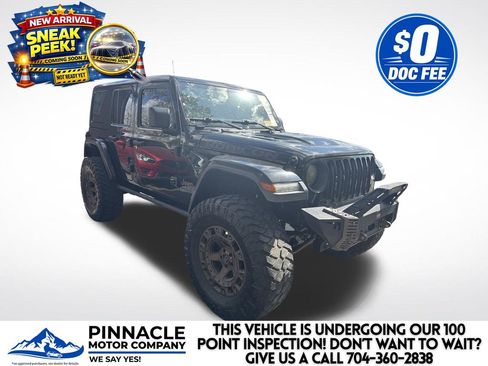 Used 2018 Jeep Wrangler Unlimited Rubicon AWD/4WD image 1
