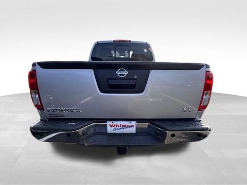 Used 2014 Nissan Frontier SV w/ SV Value Truck Package RWD image 6