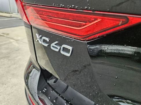 Certified 2025 Volvo XC60 B5 Plus AWD/4WD image 10