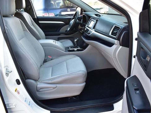 Used 2015 Toyota Highlander Plus image 20